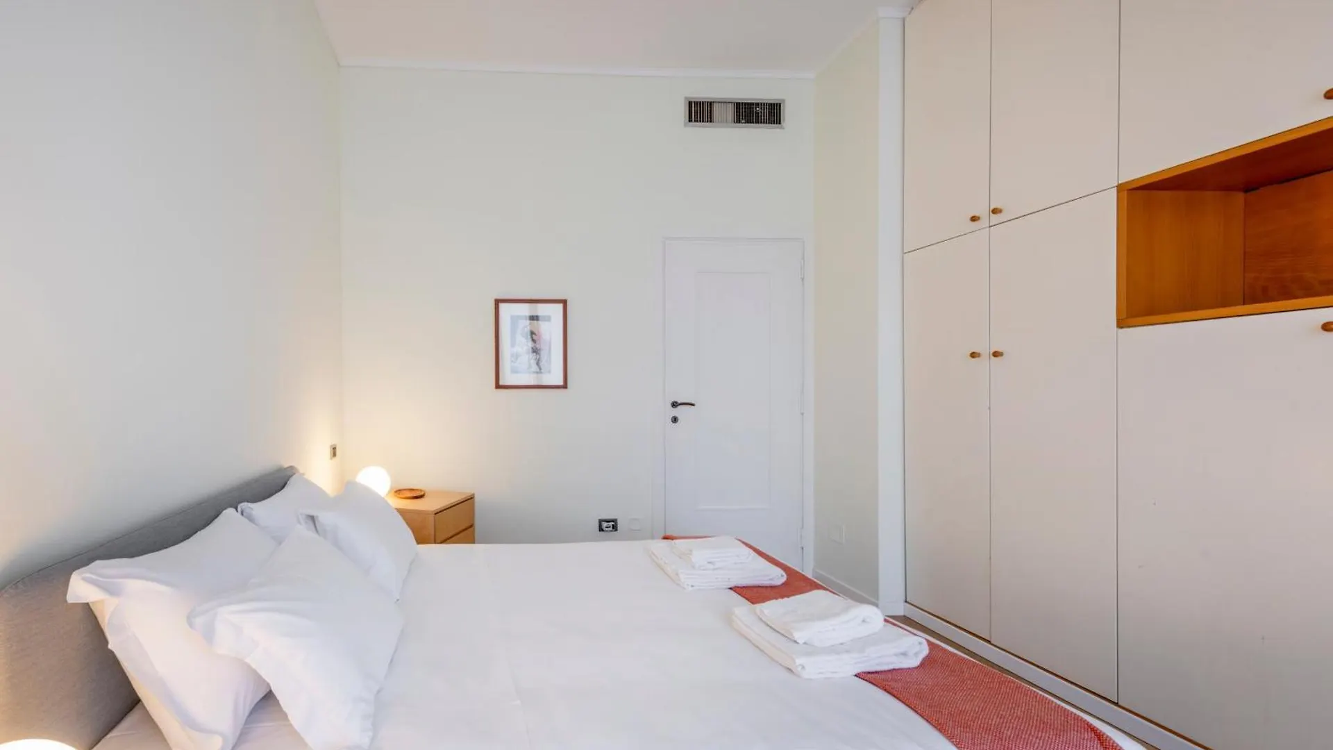 110Mq Santa Sofia Apartment, In The Center Of Milan, 10 Min Walk From Duomo Italy